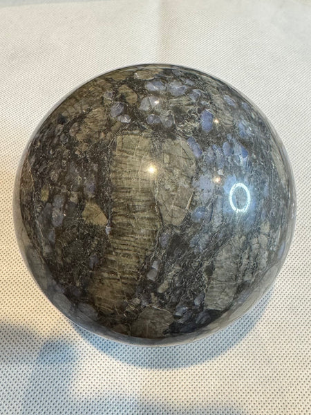 Que Sera Crystal Sphere